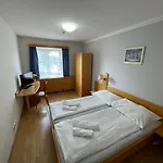 Laguna & Restaurant Готель 3*