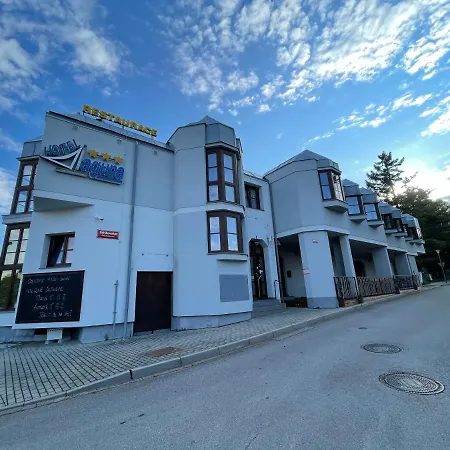 Laguna & Restaurant Hotel