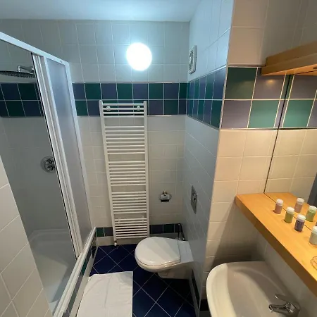 Laguna & Restaurant Hotel