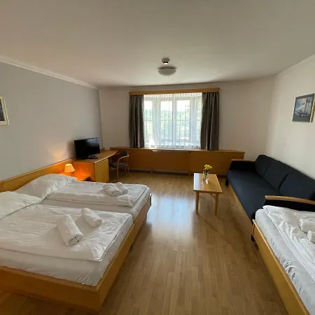 Hotel Laguna & Restaurant 3*