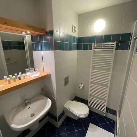 Laguna & Restaurant Hotel