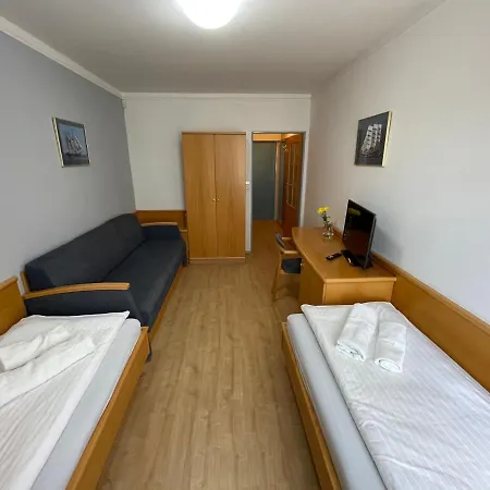 Hotel Laguna & Restaurant 3*