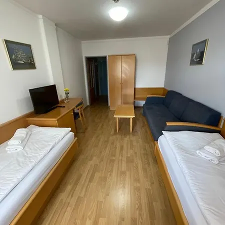 Laguna & Restaurant 3* Budweis