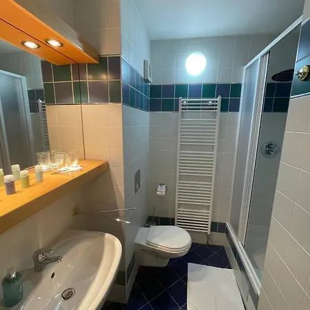 Hotel Laguna & Restaurant 3*