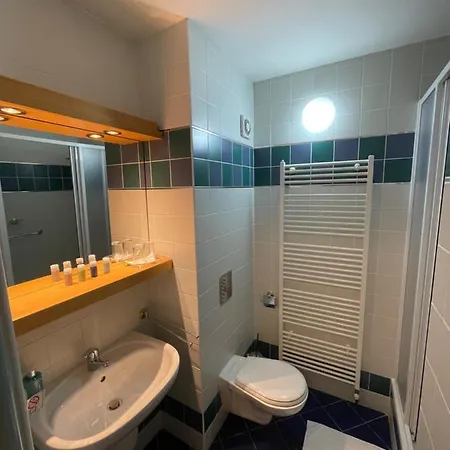 Hotel Laguna & Restaurant 3*