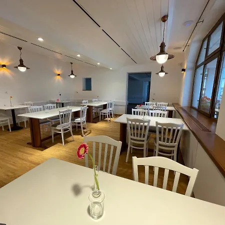 Laguna & Restaurant מלון