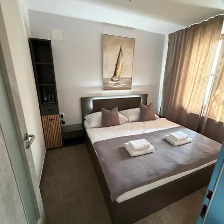 Готель Laguna & Restaurant 3*