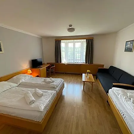 Laguna & Restaurant Hotel Ceske Budejovice