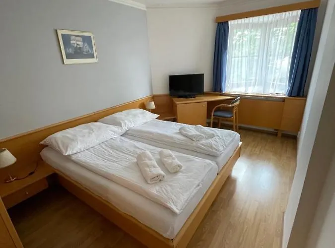 Laguna & Restaurant Готель