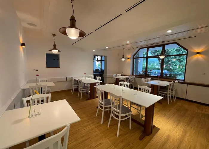 Готель Laguna & Restaurant Чеське Будєйовіце